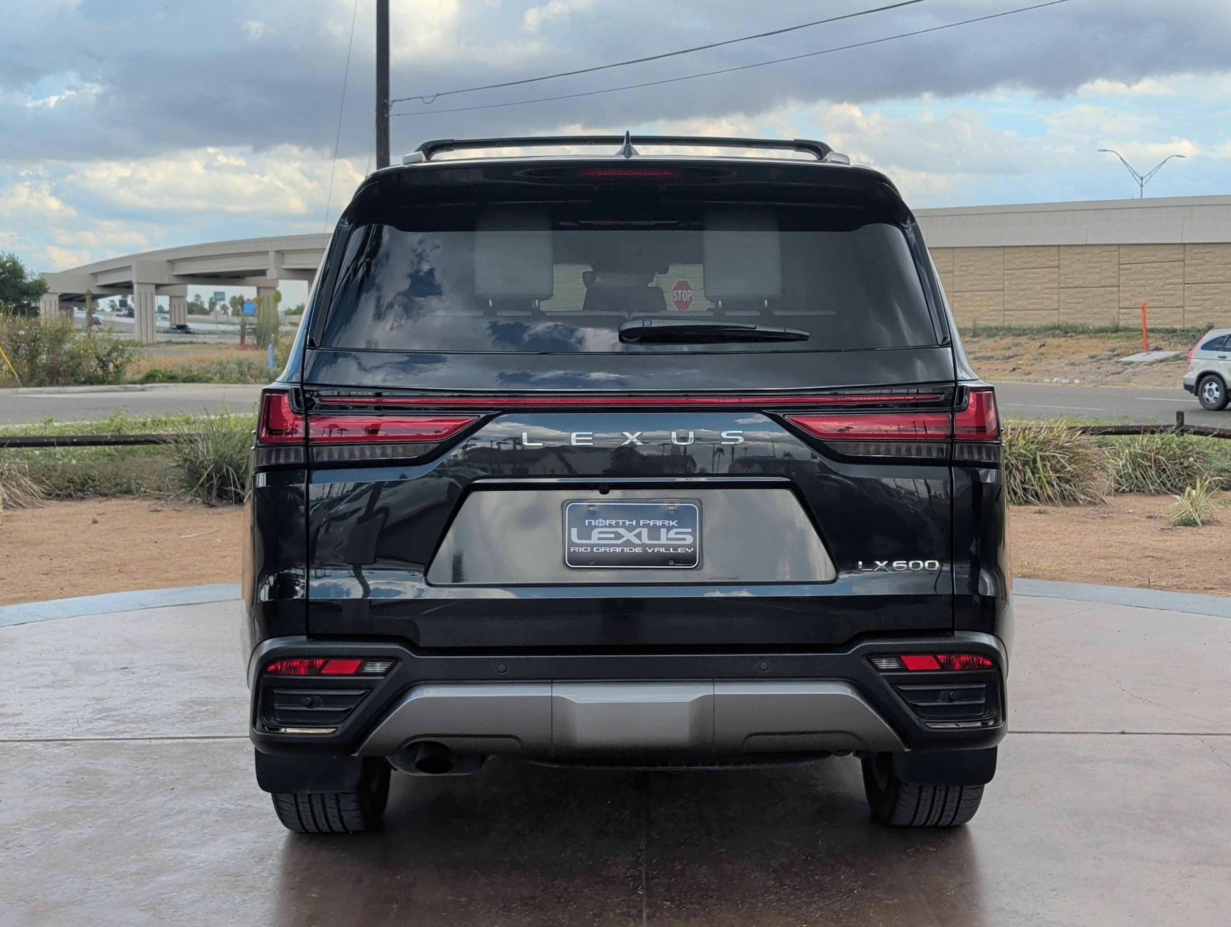 Used 2022 Lexus LX 600 4WD w/ Appearance Package image 3