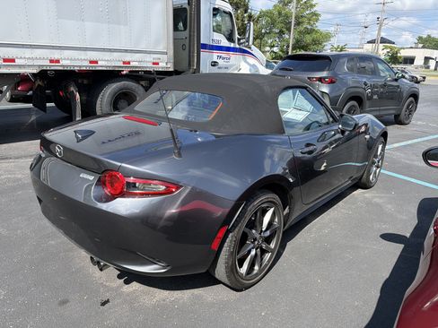 Used 2016 MAZDA MX-5 Miata Grand Touring RWD image 11
