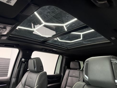 Used 2022 Cadillac Escalade ESV Sport w/ Touring Package AWD/4WD image 5