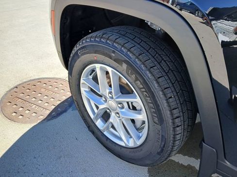 New 2026 Jeep Grand Cherokee Laredo image 29