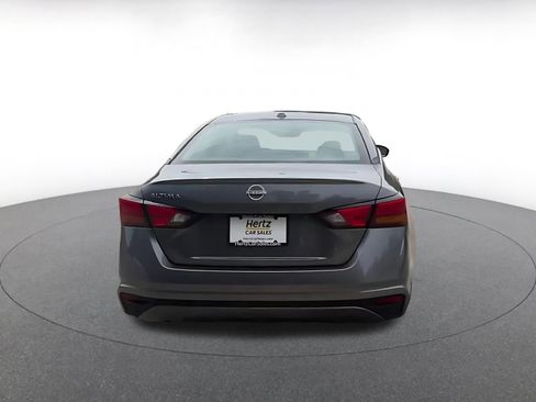 Used 2025 Nissan Altima 2.5 SV FWD image 12