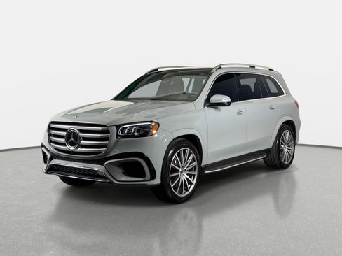 Used 2025 Mercedes-Benz GLS 580 4MATIC image 18