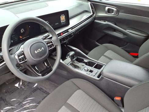 Certified 2024 Kia Sorento LX FWD image 16