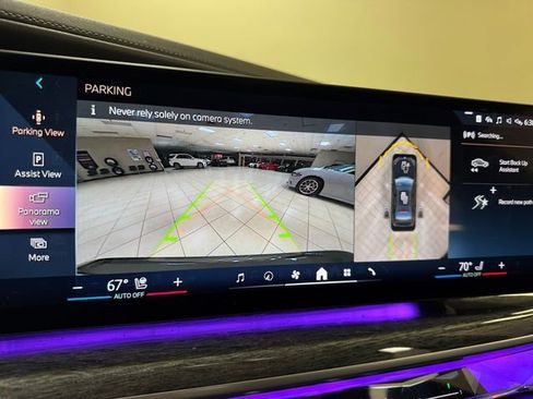 Used 2023 BMW 740i image 18