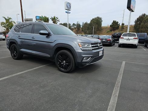 Used 2019 Volkswagen Atlas SEL Premium image 3