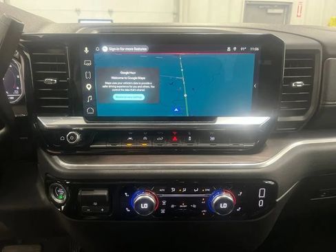 Used 2025 GMC Sierra 1500 SLT AWD/4WD image 22