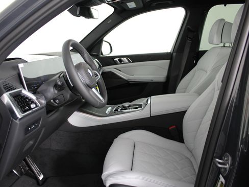 New 2026 BMW X5 xDrive40i w/ M Sport Package image 25