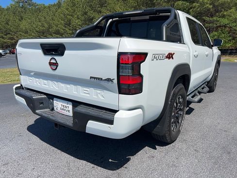 Used 2022 Nissan Frontier PRO-4X image 5