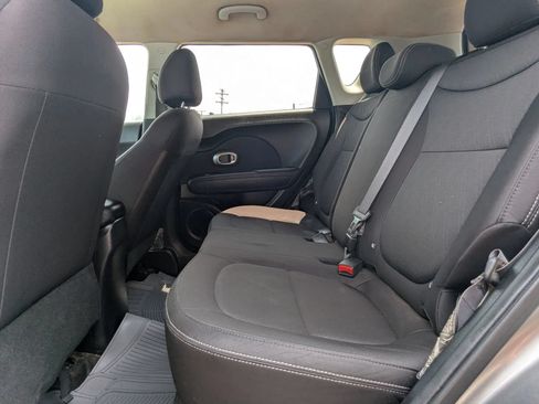 Used 2019 Kia Soul FWD image 12