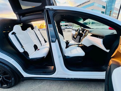 Used 2020 Tesla Model X Long Range image 34