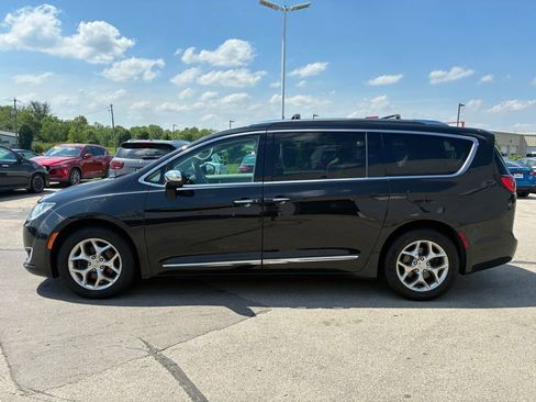 Used 2019 Chrysler Pacifica Limited FWD image 4