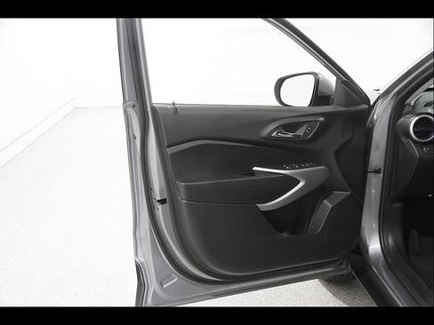 Certified 2024 Chevrolet Trax LS w/ LS Convenience Package FWD image 4