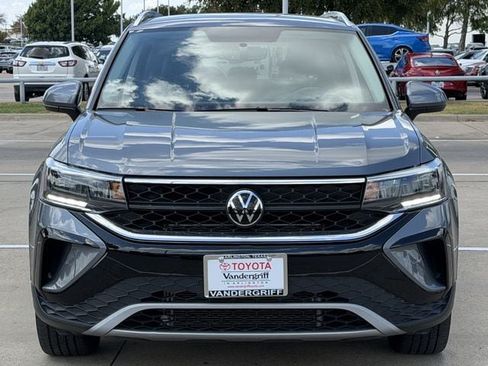 Used 2022 Volkswagen Taos SE FWD image 8