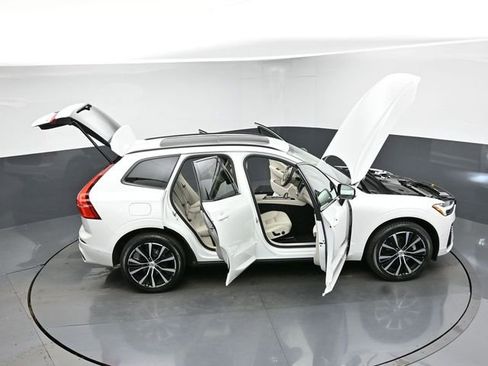 Used 2023 Volvo XC60 B5 Plus w/ Climate Package image 37