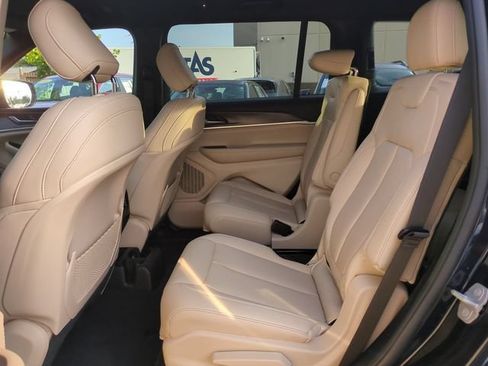 Used 2024 Jeep Grand Cherokee L Limited RWD image 13
