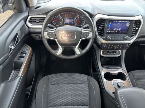 Used 2023 GMC Acadia SLE image 7
