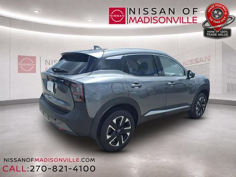 Used 2025 Nissan Kicks SR FWD image 2