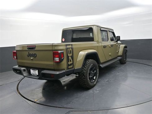 Used 2025 Jeep Gladiator Sport image 7