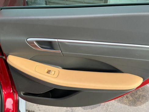 Used 2021 Hyundai Sonata Limited FWD image 14