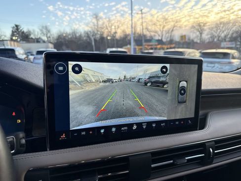 Used 2025 Lincoln Corsair Reserve image 24