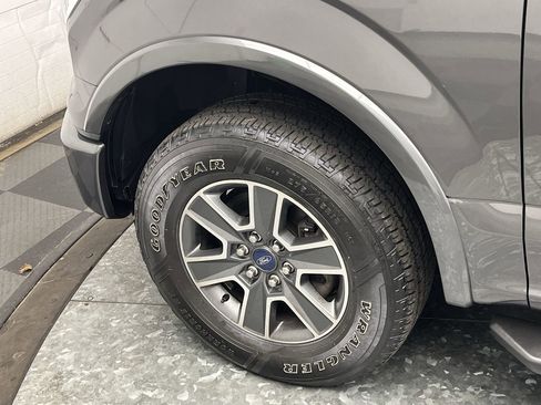 Used 2015 Ford F150 XLT w/ Equipment Group 302A Luxury image 31