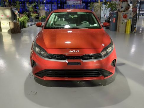 Used 2023 Kia Forte LXS image 3