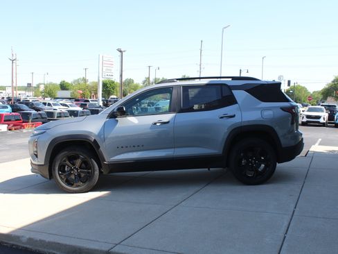 New 2026 Chevrolet Equinox LT w/ Midnight Edition FWD image 6