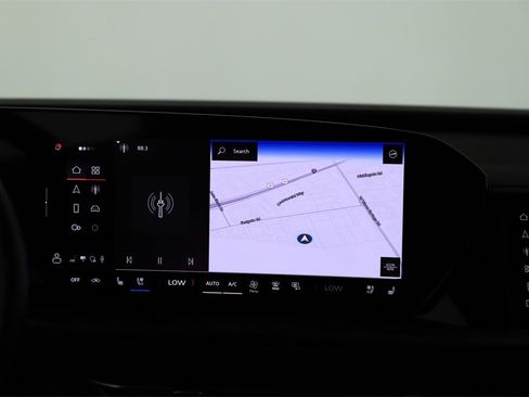 Certified 2025 Audi Q5 Prestige w/ 20" Wheel Package image 19