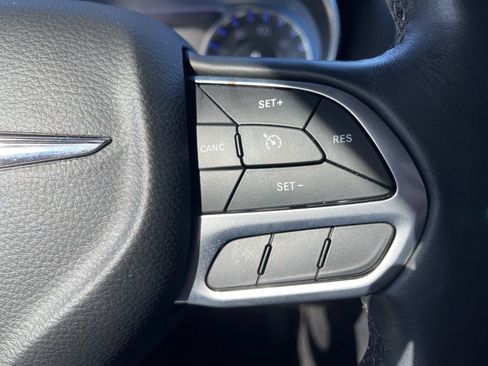 Used 2021 Chrysler 300 Touring L image 18