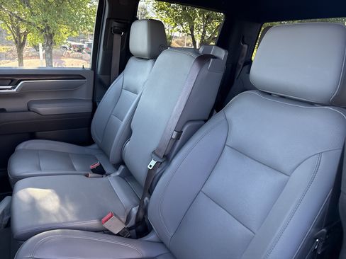 Used 2022 GMC Sierra 1500 SLT w/ X31 Off-Road Package AWD/4WD image 14