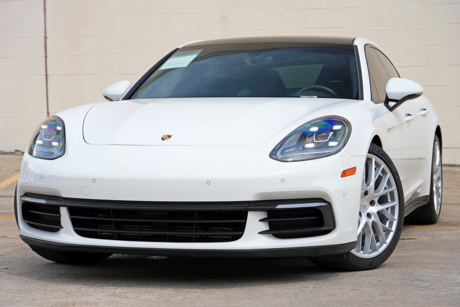 Used 2018 Porsche Panamera image 3