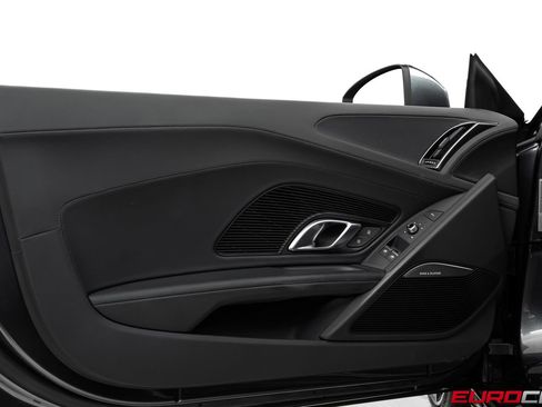 Used 2021 Audi R8 V10 w/ Premium Package RWD image 25