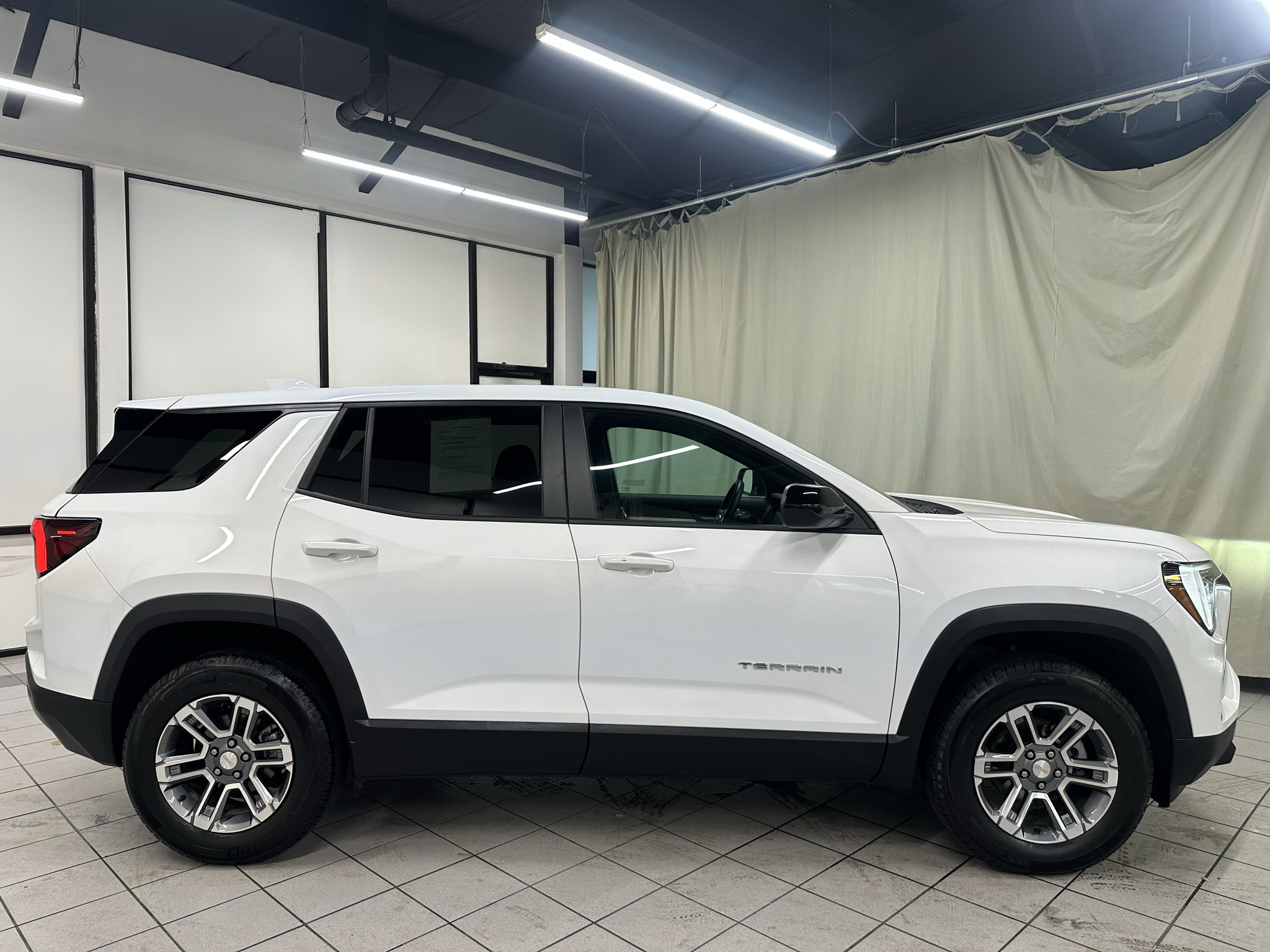 Used 2026 GMC Terrain Elevation AWD/4WD image 3