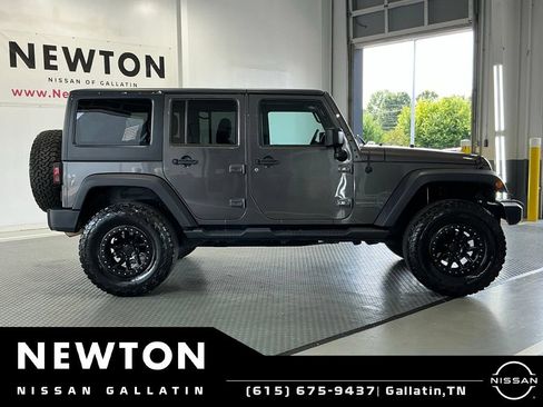 Used 2017 Jeep Wrangler Unlimited Sport w/ Quick Order Package 24S AWD/4WD image 4