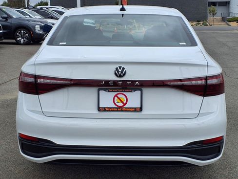 Used 2025 Volkswagen Jetta Sport FWD image 5