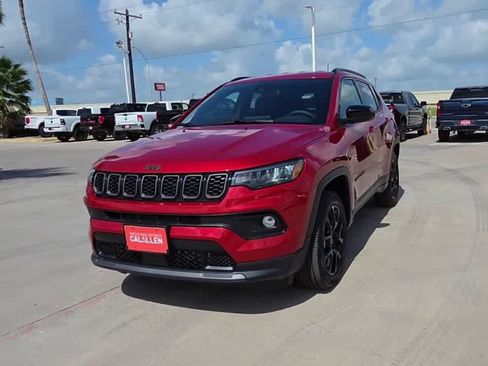New 2026 Jeep Compass Latitude AWD/4WD image 3