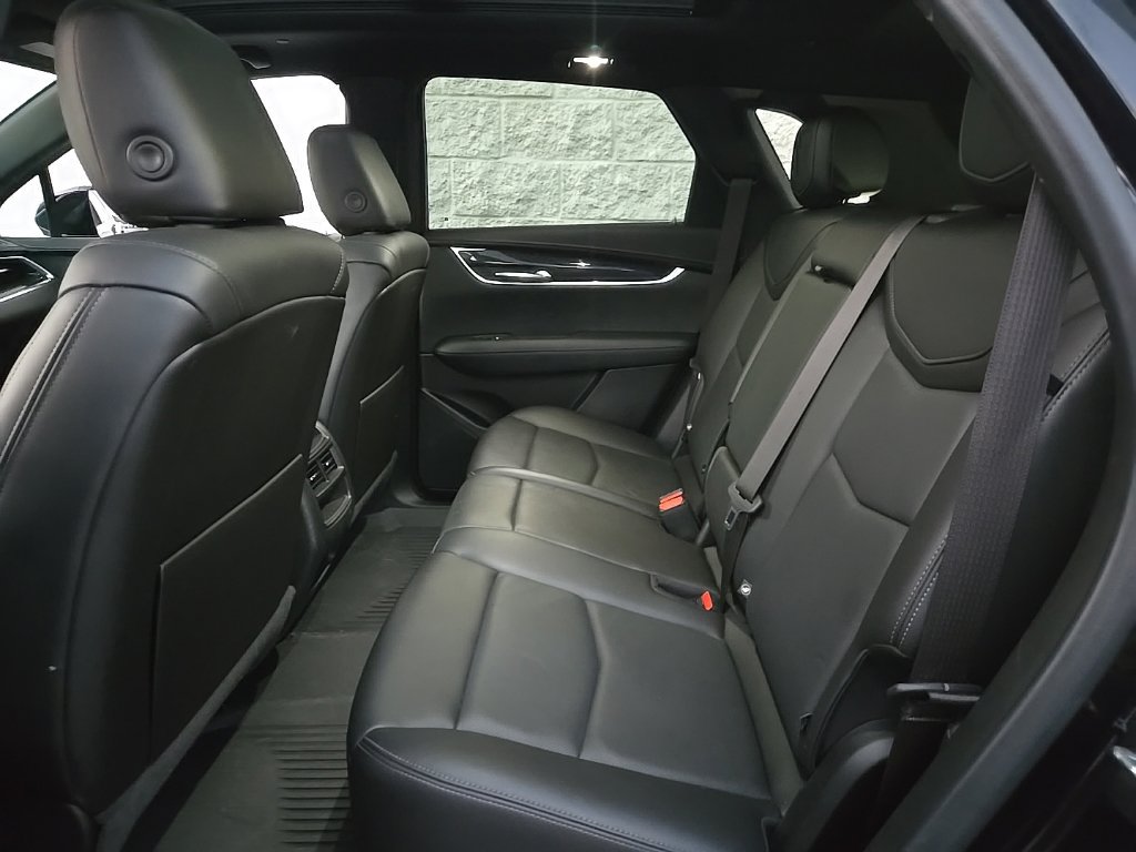 Certified 2022 Cadillac XT5 Premium Luxury w/ LPO, Floor Liner Package AWD/4WD image 18