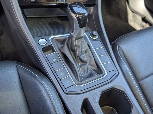 Used 2024 Volkswagen Jetta SE image 15