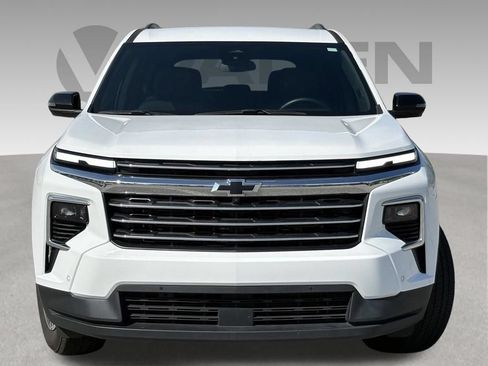 Used 2024 Chevrolet Traverse LT w/ Enhanced Driving Package AWD/4WD image 21
