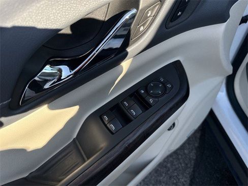 Used 2021 GMC Acadia Denali w/ Denali Ultimate Package image 28