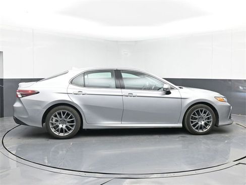 Used 2023 Toyota Camry XLE image 15
