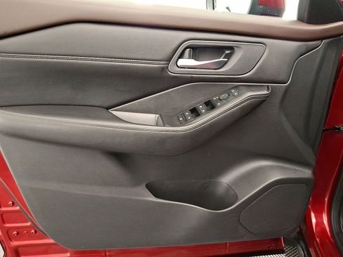 Used 2023 Nissan Rogue SV w/ SV Premium Package image 10