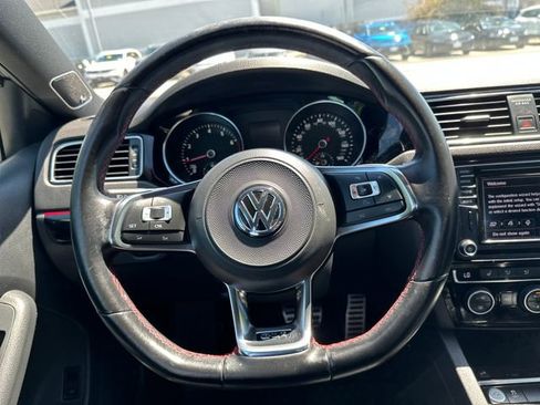 Used 2018 Volkswagen Jetta GLI FWD image 17