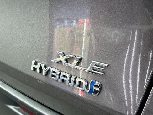 Certified 2021 Toyota Sienna XLE image 11