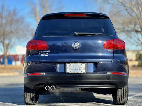 Used 2016 Volkswagen Tiguan S image 6