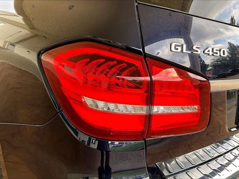 Used 2017 Mercedes-Benz GLS 450 4MATIC image 27