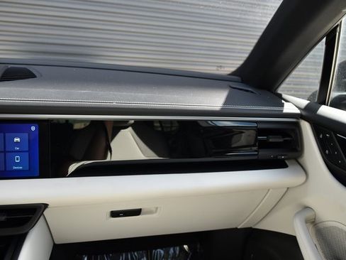 Certified 2025 Porsche Macan 4 Electric image 22