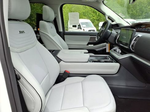 New 2026 Ford Expedition Max Platinum w/ Platinum Ultimate Package AWD/4WD image 9