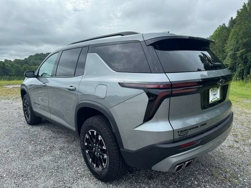 Used 2025 Chevrolet Traverse Z71 AWD/4WD image 6