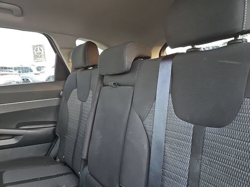 Certified 2024 Kia Sorento LX FWD image 31